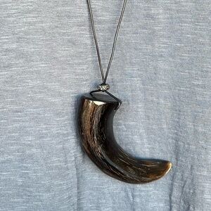 🔴 Faux horn oversized resin necklace on a leather cord